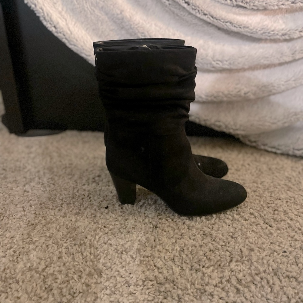 NW/OT never worn suede black ankle booties